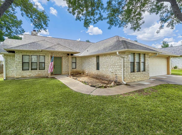 160 Turkey Run, Meadowlakes, TX 78654