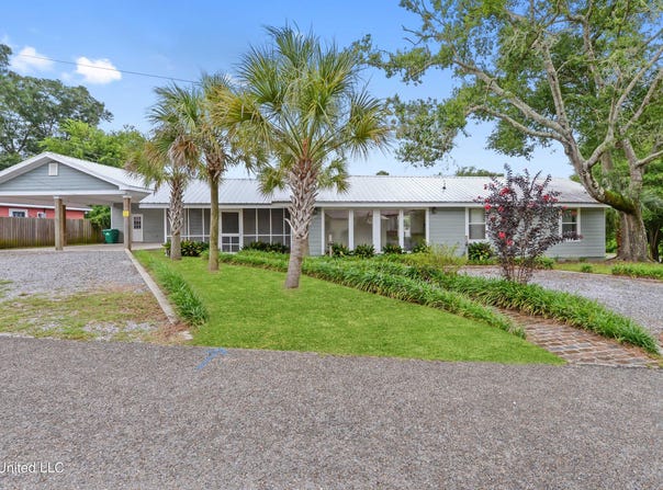 100 Hickory Lane, Bay Saint Louis, MS 39520