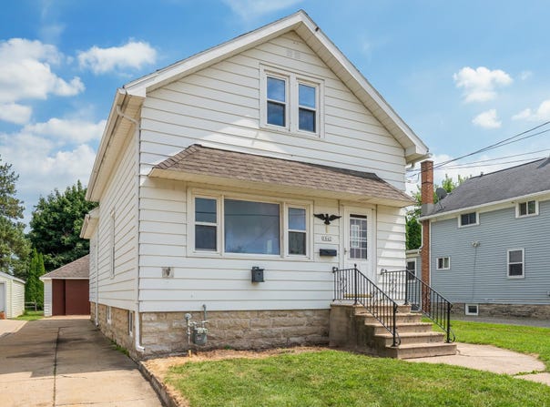 1842 MINNESOTA Street, OSHKOSH, WI 54901