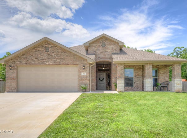 710 Wisteria Lane, Carl Junction, MO 64834