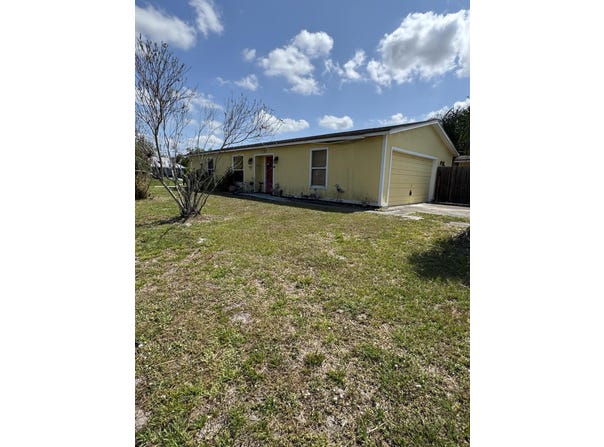 1701 SW Cloverleaf Street, Port Saint Lucie, FL 34953