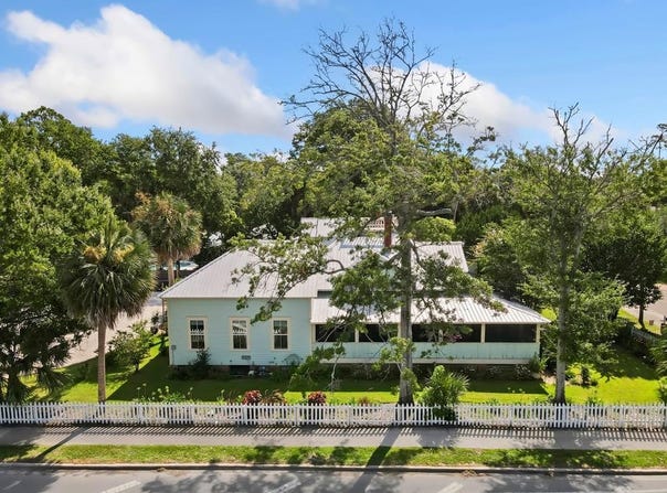 201 8th St, Port St. Joe, FL 32456