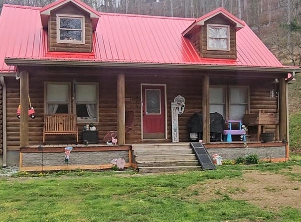 2079 Ced Gap Rd, Louisa, KY 41230