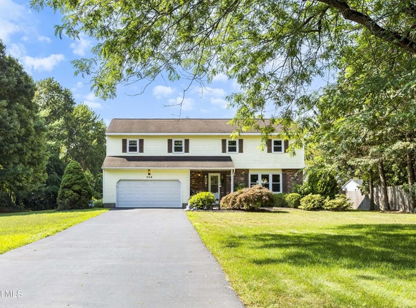 308 Polsinelli Drive, Guilderland, NY 12303