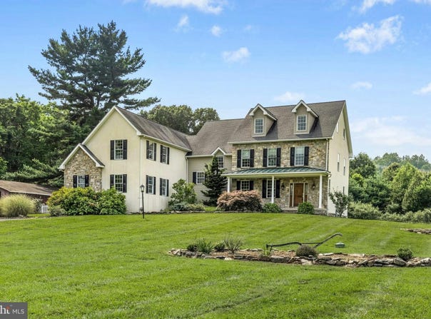 3370 LOWER SAUCON ROAD, HELLERTOWN, PA 18055