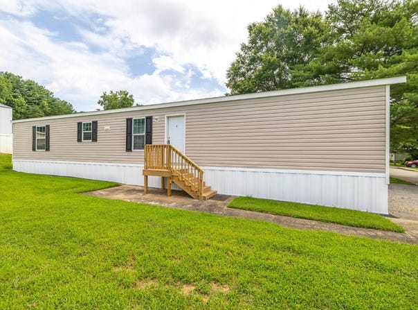 504 Villa Dr, Kernersville, NC 27284