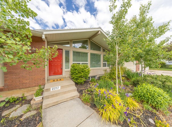 2297 JONI Dr, Layton, UT 84040