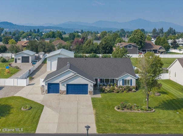 2644 W Falling Star Loop, Post Falls, ID 83854