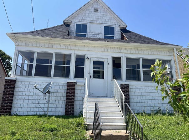 217 E 1st Street, Waterloo, IA 50703