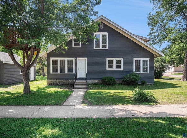 703 W Center St, Madison, SD 57042