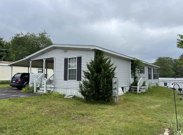 290 Calef Highway, Epping, NH 03042