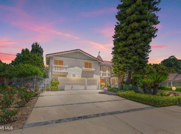 17627 Vincennes Street, Northridge, CA 91325