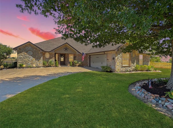 7205 Muirfield Drive, Cleburne, TX 76033