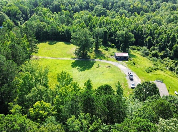2264 Rocky Hill Road, Camden, MS 39045