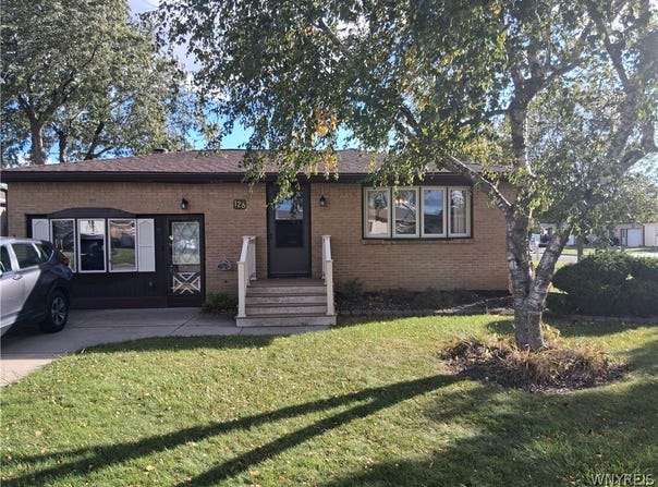 126 Gary Lane, Buffalo, NY 14227