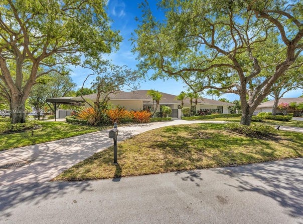 15920 SW 81st Ave, Palmetto Bay, FL 33157