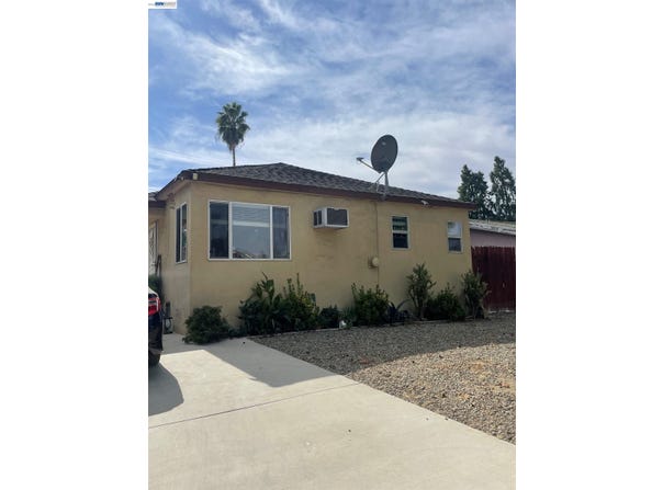 2838 Pixie Dr, Stockton, CA 95203