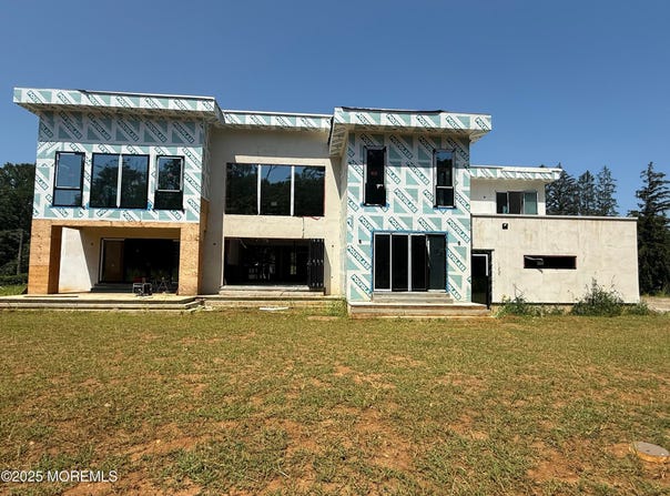 798 Holmdel Road, Holmdel, NJ 07733