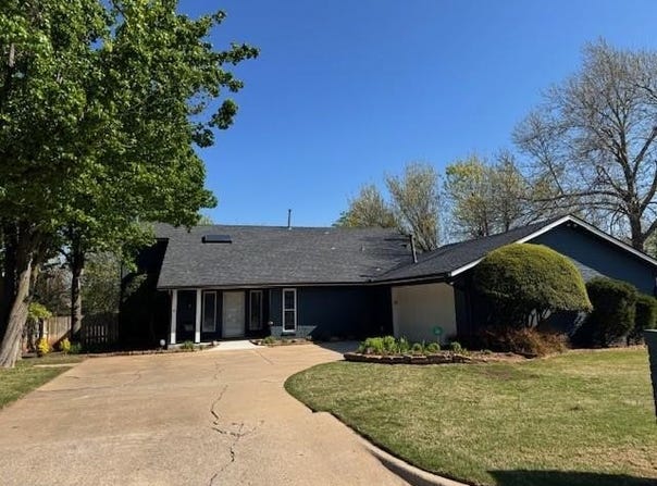 2905 Lamp Post Lane, Oklahoma City, OK 73120