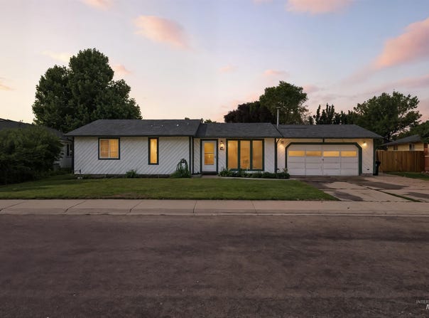 901 W Delmar Drive, Meridian, ID 83646