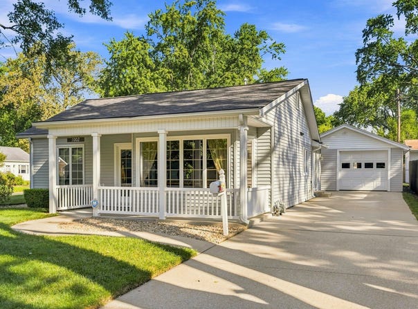 1002 Crestwood Drive, Urbana, IL 61801