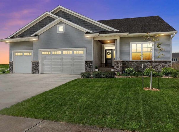 1350 Chipman Ln, NorthLiberty, IA 52317