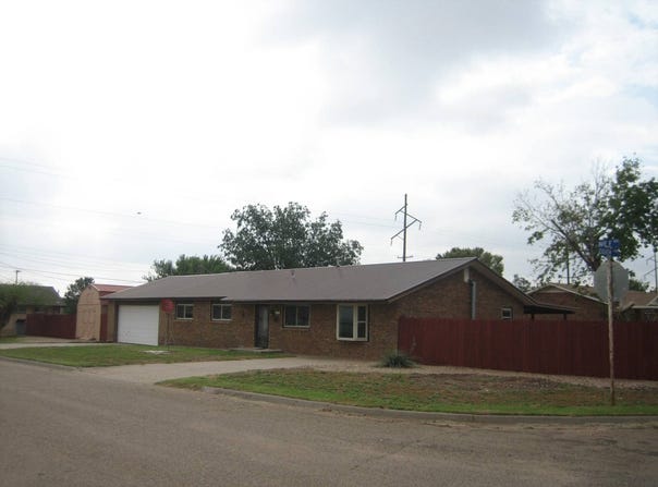 801 Ave. F, Farwell, TX 79325