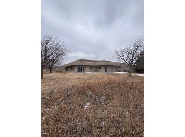 2244 Rd 3300, Deweese, NE 68934