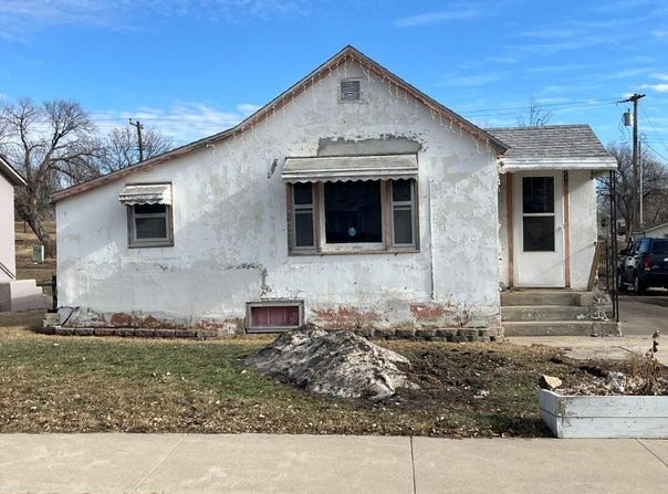 710 E 3rd Avenue, Mobridge, SD 57601