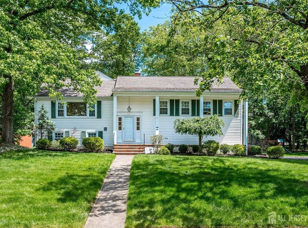 9 Fielding Place, Edison, NJ 08820