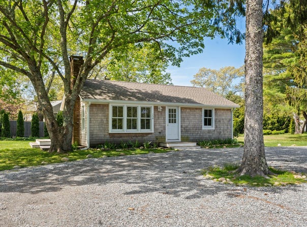 130 Wing Road, Oak Bluffs, MA 02557