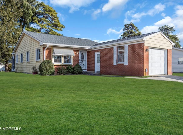 28 Hudson Parkway, Whiting, NJ 08759