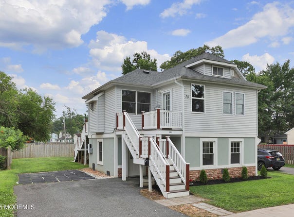 28 Evergreen Place, Keansburg, NJ 07734