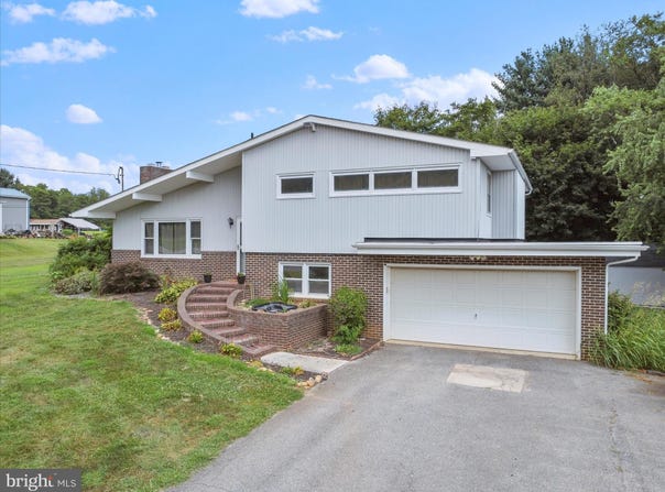 12825 BRADBURY AVENUE, SMITHSBURG, MD 21783