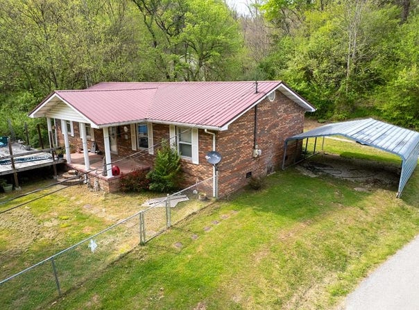 2476 Little Robinson Creek, Virgie, KY 41572