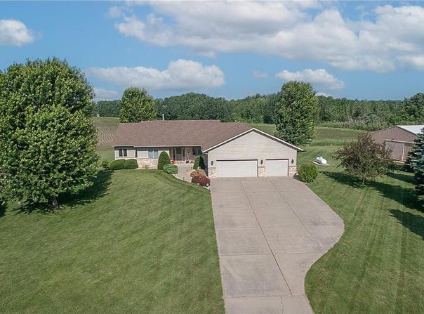 8105 165th Avenue NE, Oak Park, MN 56357