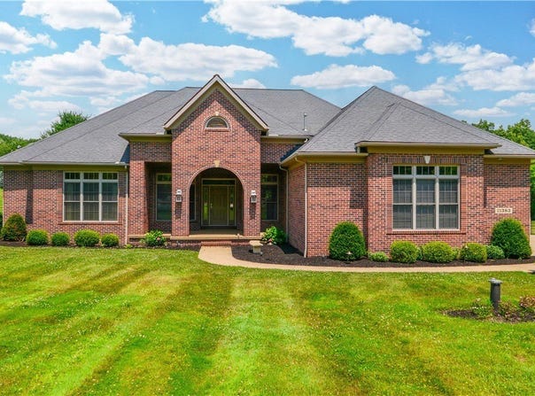11383 Rolling Meadows Drive, Garrettsville, OH 44231