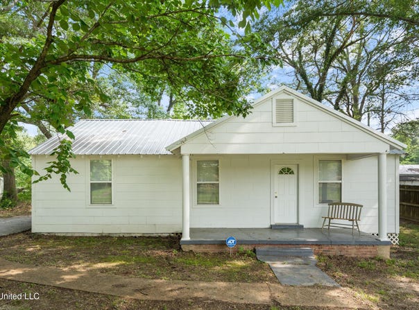 777 W Main Street, Senatobia, MS 38668