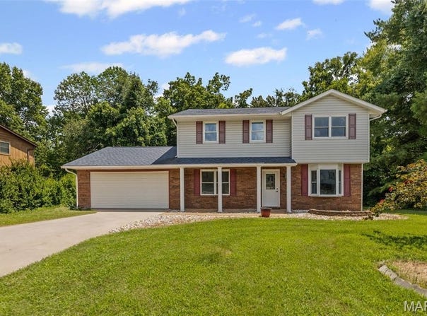 953 Long Branch Road, Troy, IL 62294
