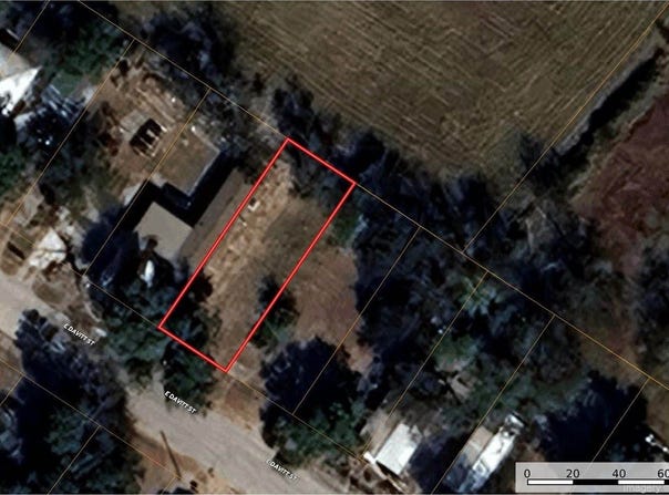 300 E Davitt St, Eagle Lake, TX 77434