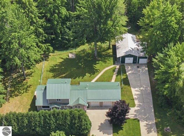 2007 S LAKE MITCHELL DRIVE, CADILLAC, MI 49601