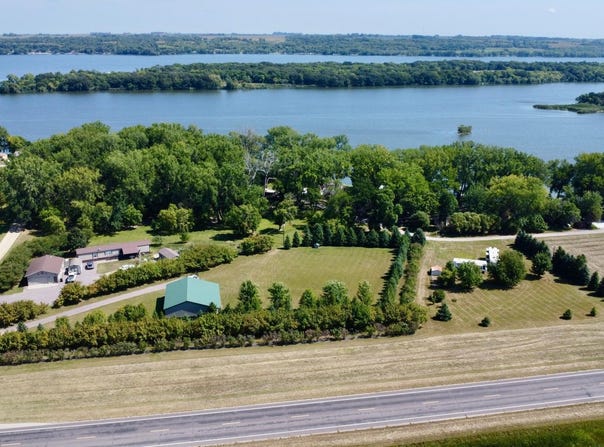 48479 Baileys Bay Road, Big Stone City, SD 57216