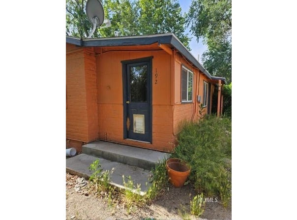 192 N School St, Big Pine, CA 93513