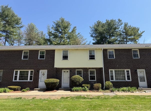 79 Oakridge Dr., Londonderry, NH 03053