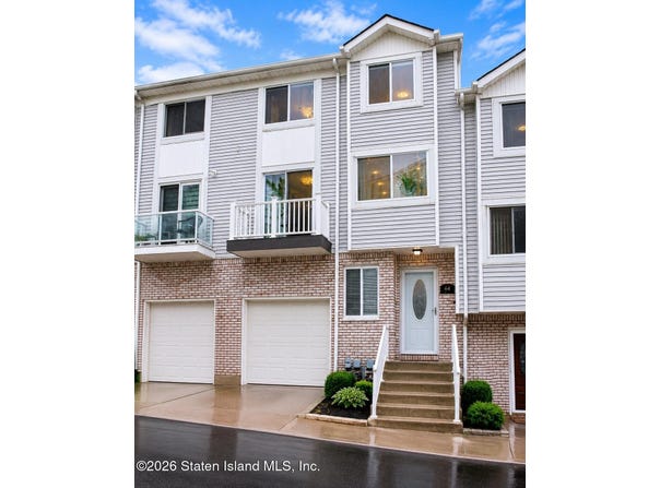 64 Sable Loop, Staten Island, NY 10306