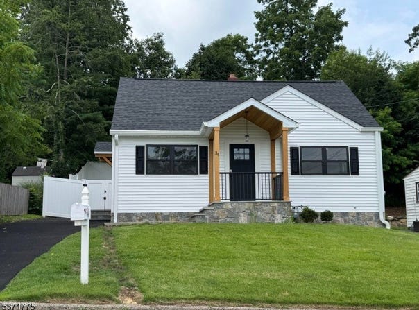 34 Chester Ave, Rockaway Boro, NJ 07866-2828