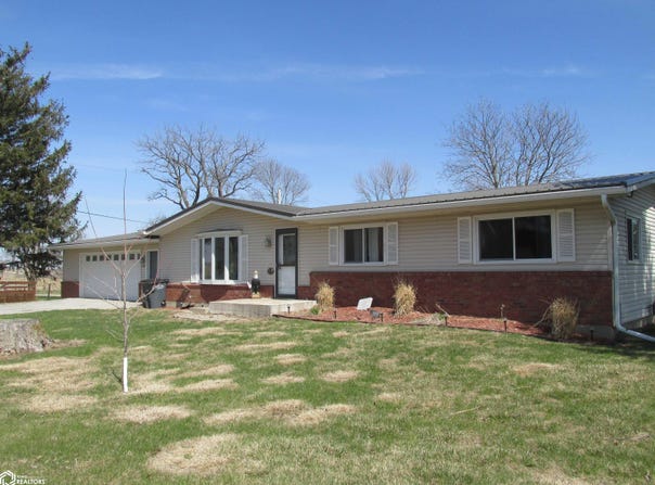 300 Roosevelt Street, Brayton, IA 50042