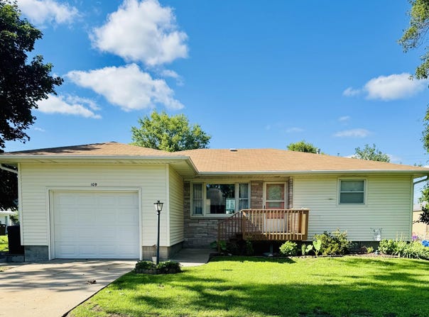 109 1St Street, Elliott, IA 51532