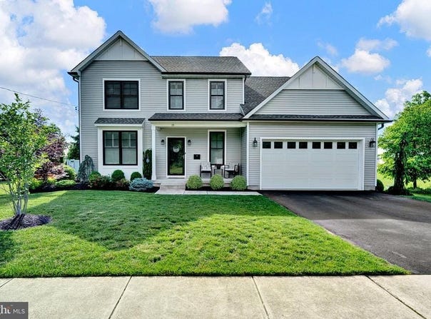 21 N CREST AVENUE, HAMILTON, NJ 08690