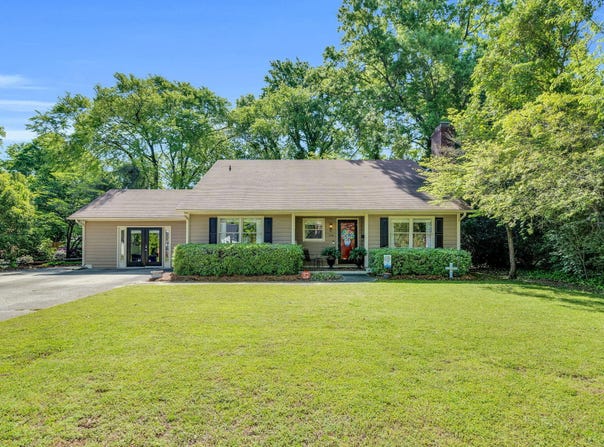 704 N Orange Avenue, Dunn, NC 28334